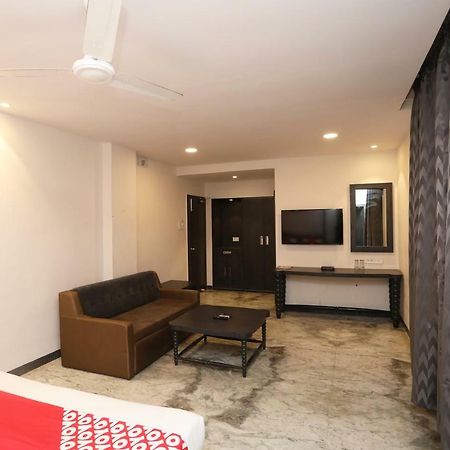 Oyo 15966 Hotel Shivam Калькутта Экстерьер фото